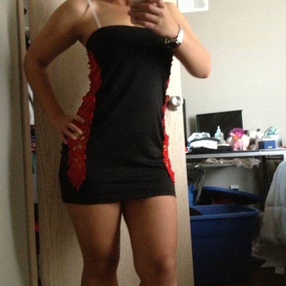 🚫SOLD🚫RedUced✨black dress with red lace side ❤ - Picture 2 of 2