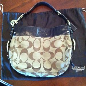 Authentic Coach medium handbag . Great condition