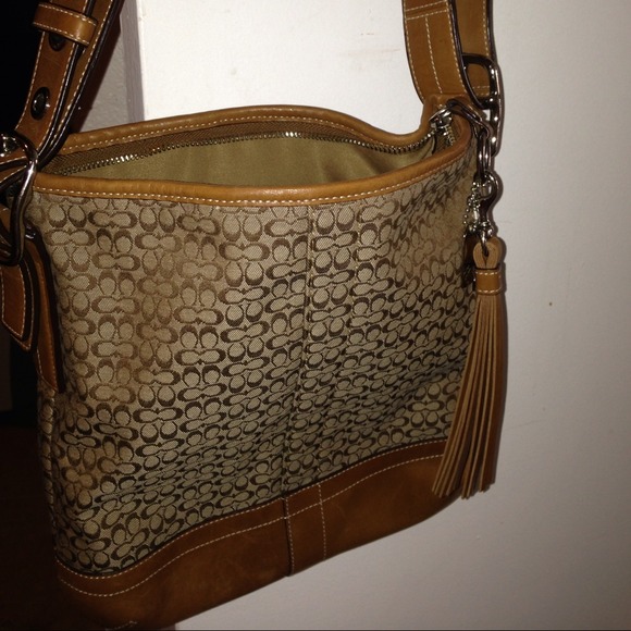 🚨Coach hobo bag - Picture 2 of 4