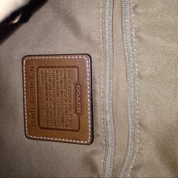 🚨Coach hobo bag - Picture 3 of 4