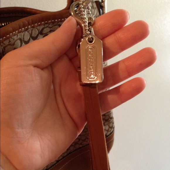 🚨Coach hobo bag - Picture 4 of 4