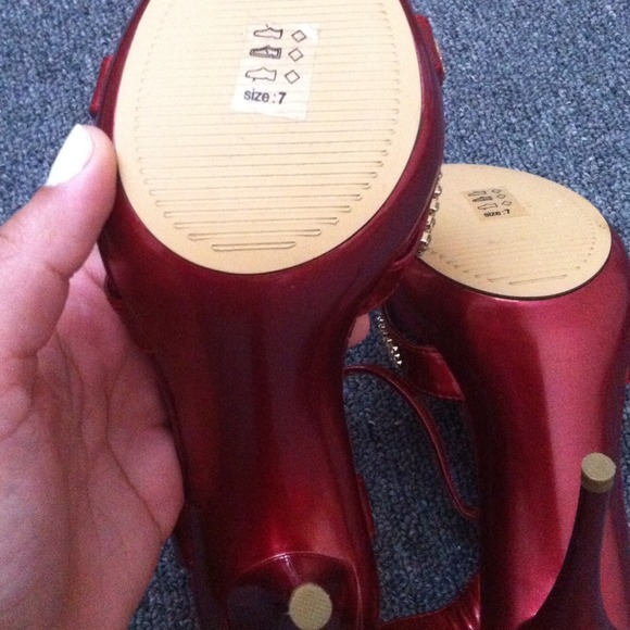 Brand new heels - Picture 2 of 4