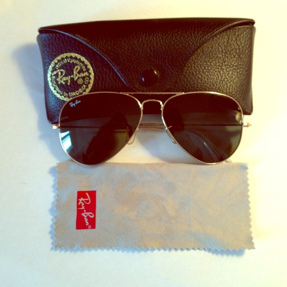 RESERVED for @shamiel93 Ray Ban Aviators