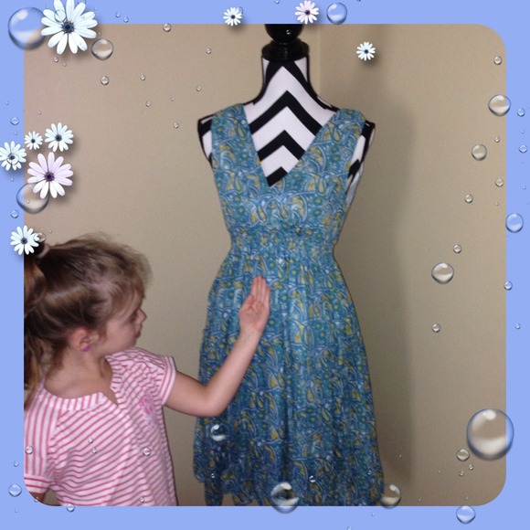 Dresses & Skirts - Summer paisley dress