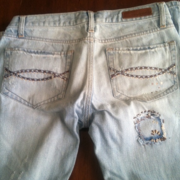 Abercrombie distressed jeans! - Picture 3 of 4
