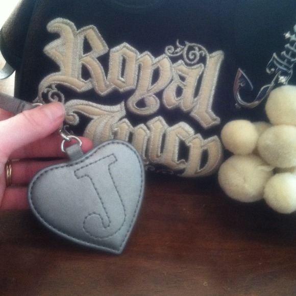 Juicy Couture Purse...Once very loved... - Picture 3 of 4