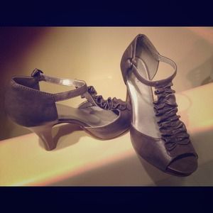 GREY ONE STRAP HEELS