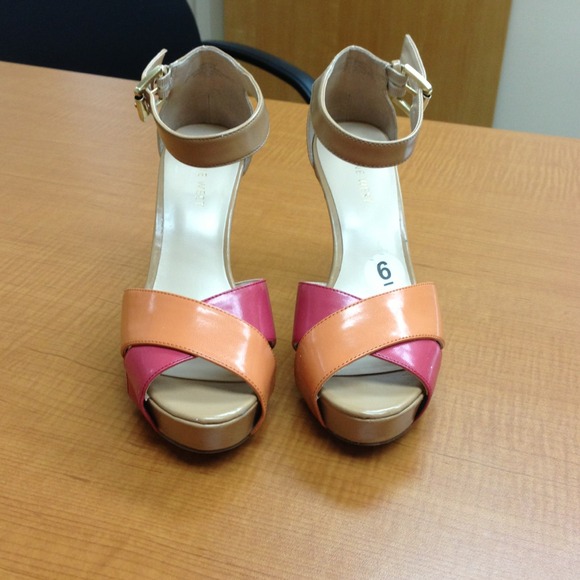 Nine West heals