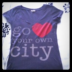 Go <3 your own city V-neck