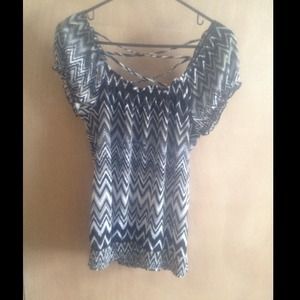 Large black and white top