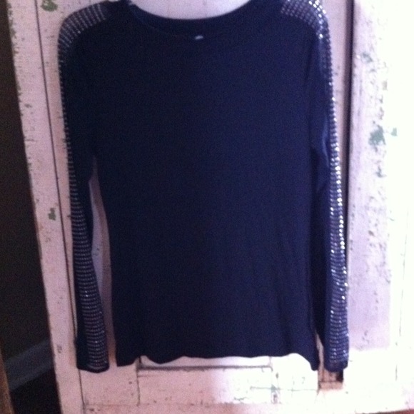 Black shirt