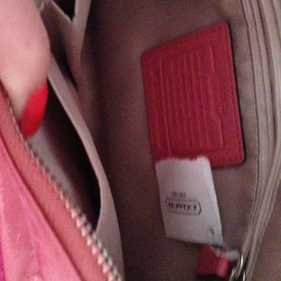 Coach - Picture 3 of 4