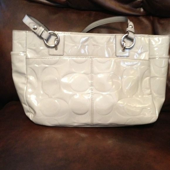 REDUCED 👛 Authentic Coach purse Negotiable