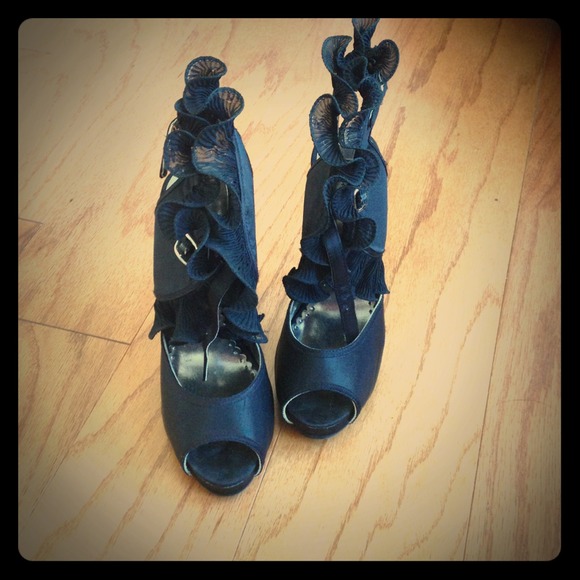 Heels @sold!