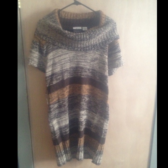 short sleeved sweater really cute :)