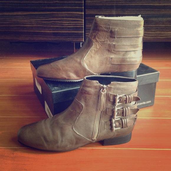 Dolce Vita Boots - Dolce Vita grey-brown flat booties *Brand new*