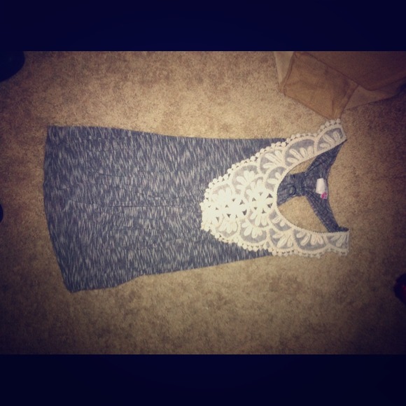 *traded**cute black and white striped tank top