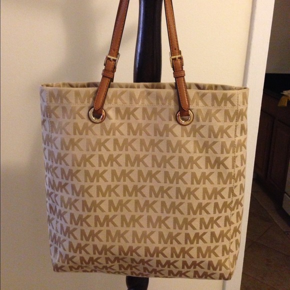 Michael Kors! Tote