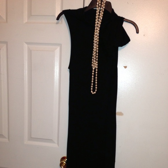 Black Dress - Picture 2 of 3