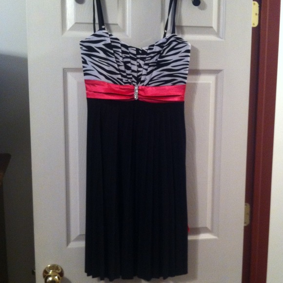 🔴 REDUCED - zebra and hot pink cocktail dress