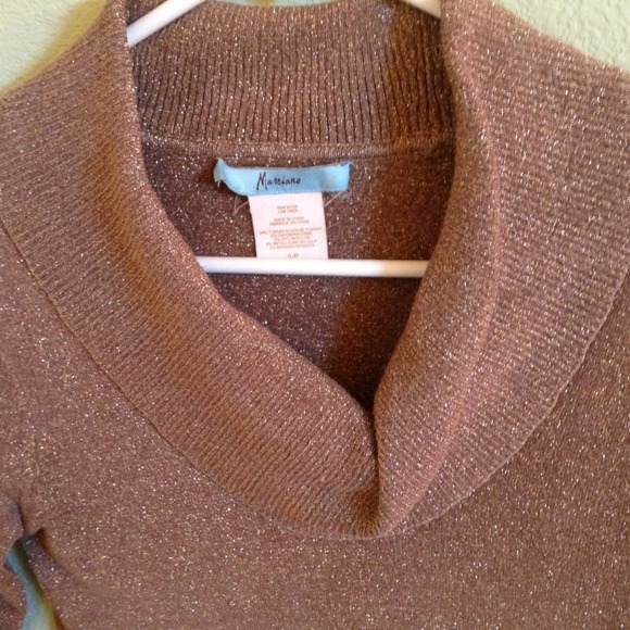 Sold in bundle Marciano turtleneck - Picture 3 of 3