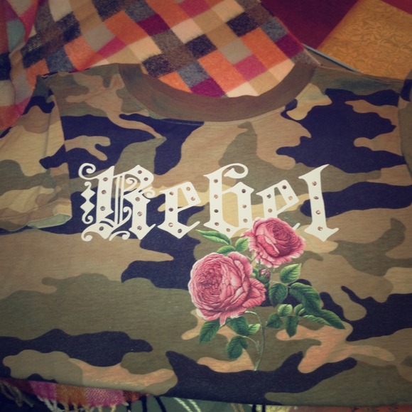 SOLD IN A BUNDLE FOR @cmh