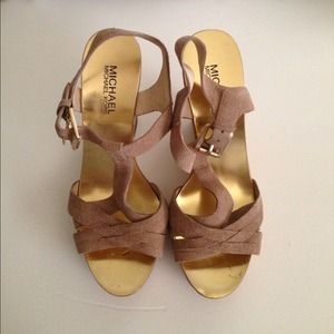 Michael Michael Kors tan wedges size 6