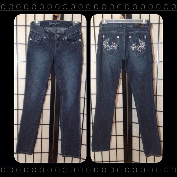GUESS🌹Blingy 5 Pocket Straight Jeans Sz 24 x 32" - Picture 2 of 4