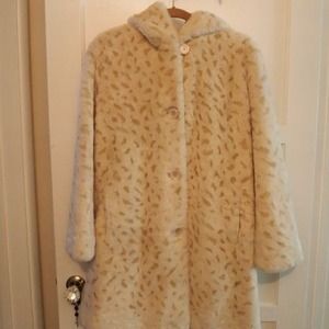 Womens Faux Fur Coat Reservable to Waterproof Coat