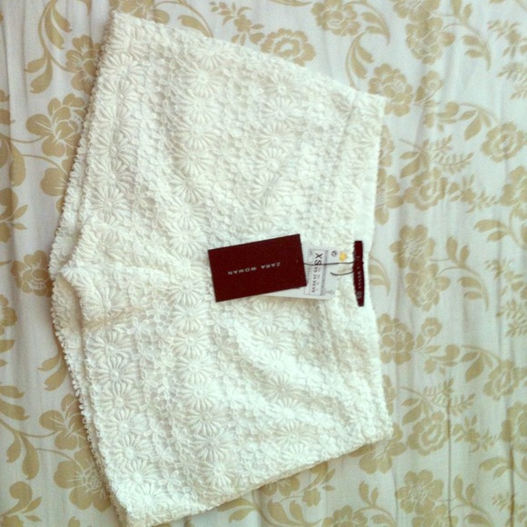 Zara lace shorts