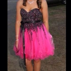 Worn once and in great condition.