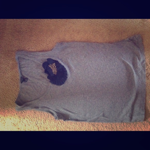 SOLD bundle ...Gray Ann Taylor tank