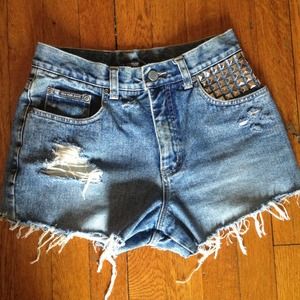 Cute high wasted studded shorts!