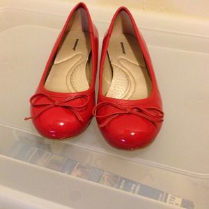 Super cute red slip on's