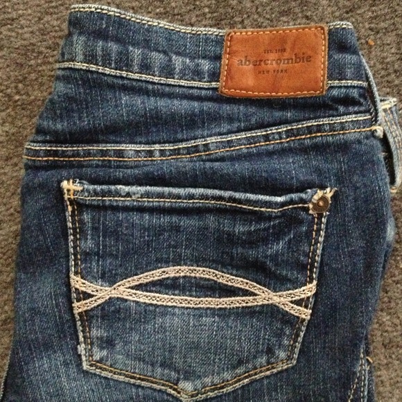 ABERCROMBIE JEAN | BLUE BASIC - Picture 2 of 4