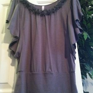 Grey top 🔴Sold🔴