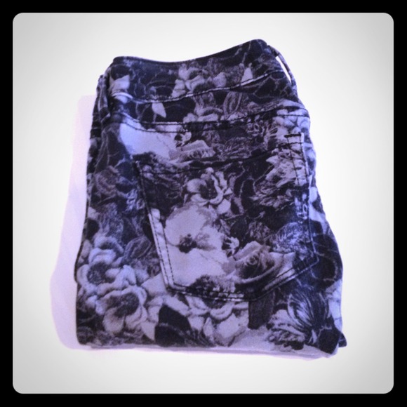 PacSun Flower Pattern Jegging