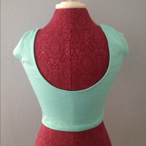 Croptop - Picture 2 of 2