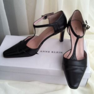 REDUCED Anne Klein shoes