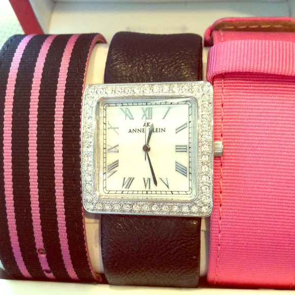 ✂REDUCED✂Anne Klein watch with 2 extra straps
