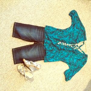 NY&CO Denim Capris Like New