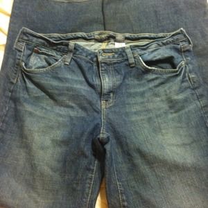 🔴Hold 🔴 @bobby_1 Cute jeans!