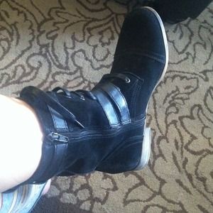 Suede cathy jean combat boots good condition!