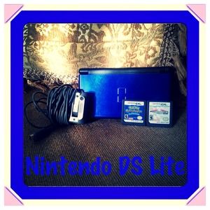 Nintendo DS Lite, charger, 2 games.