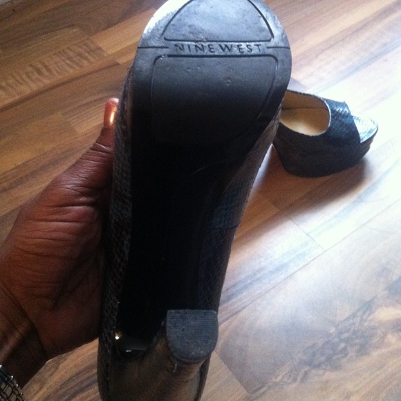 Heals - Picture 3 of 3