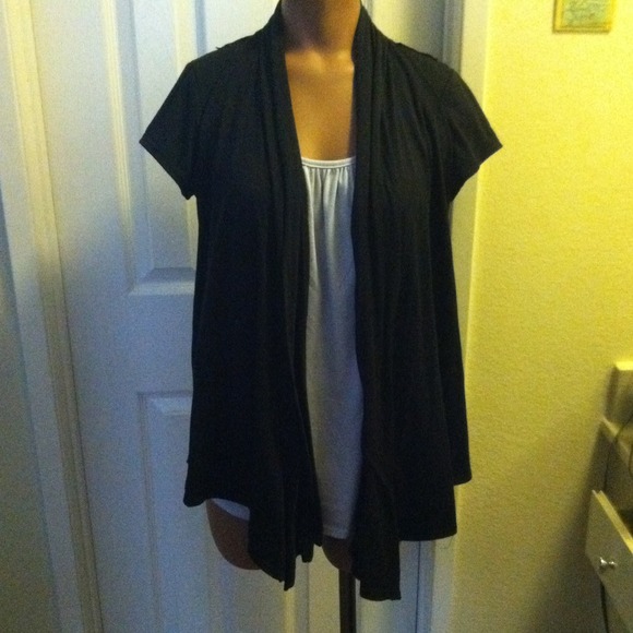 ❌SOLD! @lail0077 Black Cardigen-Top w back detail