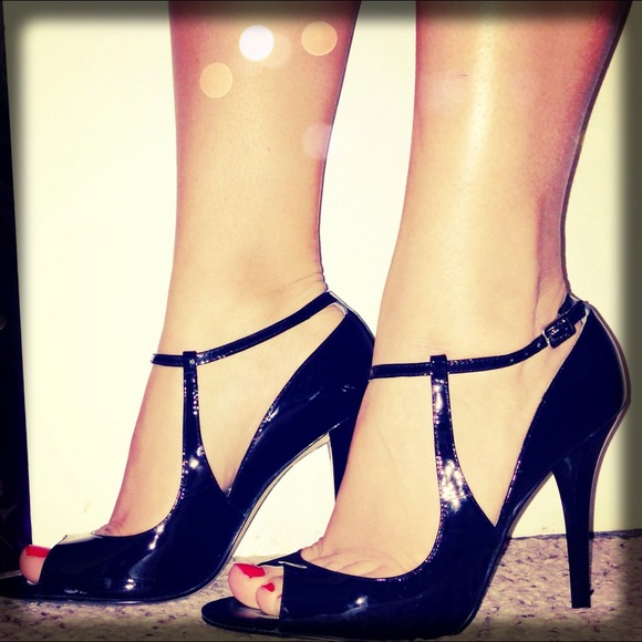 Guess Patent Leather stiletto peep toe heels