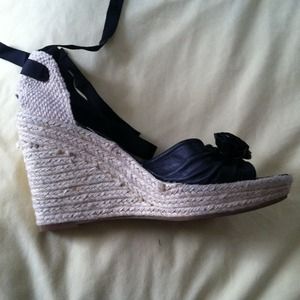 Summer black wedges with ribbon
