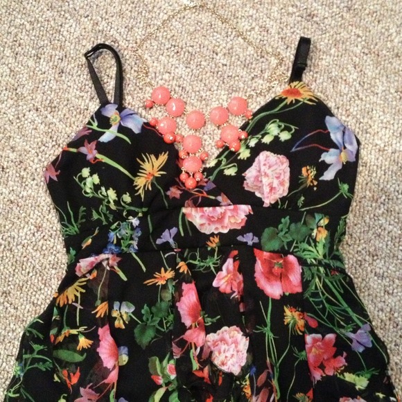 Adorable Floral Dress - Picture 3 of 4