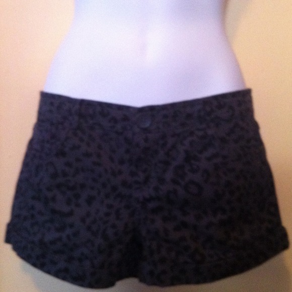 ❤Hold❤Leopard print shorts/trade with Lauren